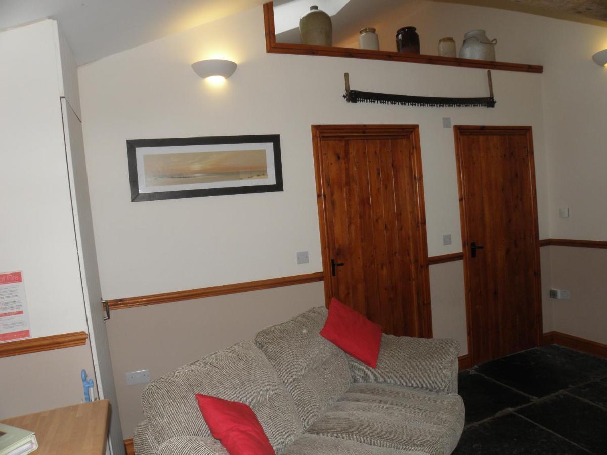 Old Bakehouse Apartment Holmrook Exterior photo